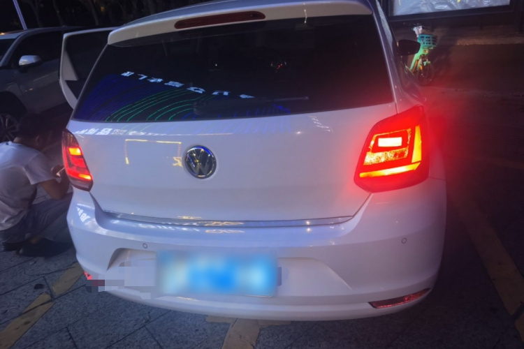 Volkswagen Polo 2017 car image #6