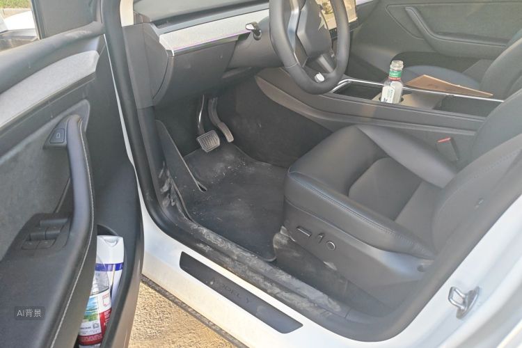 Tesla Model Y 2024 #18 Tesla Model Y 2024 car image #18