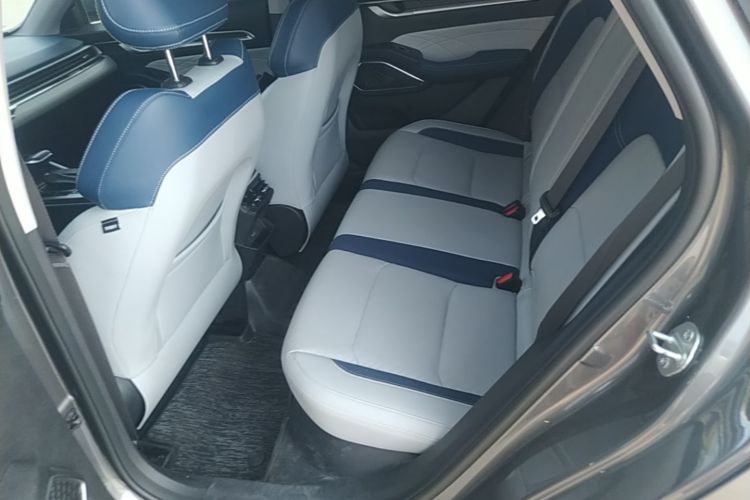 GEELY Emgrand 2022 #17 GEELY Emgrand 2022 car image #17