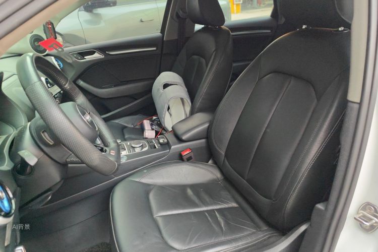 Audi A3 2018 car image #17