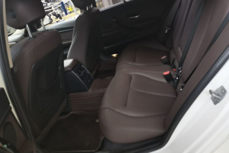 BMW 3 Series 2018 #17 BMW 3 Series 2018 car image #17