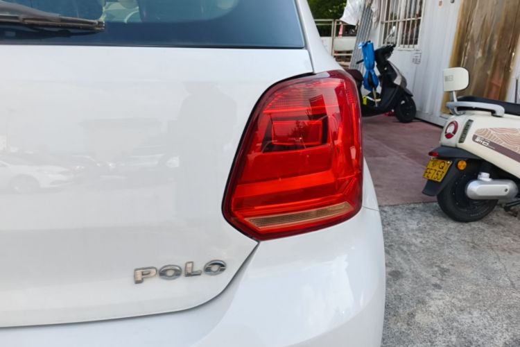 Volkswagen Polo 2017 car image #8