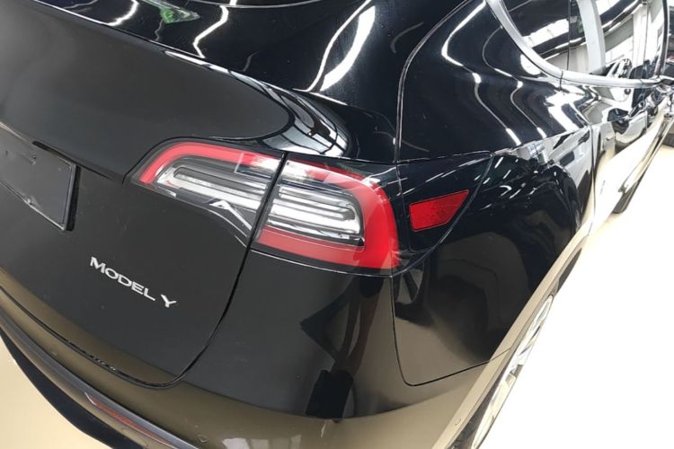 Tesla Model Y 2022 #8 Tesla Model Y 2022 car image #8