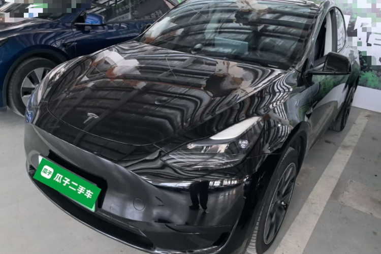 Tesla Model Y 2023 صورة سيارة #2