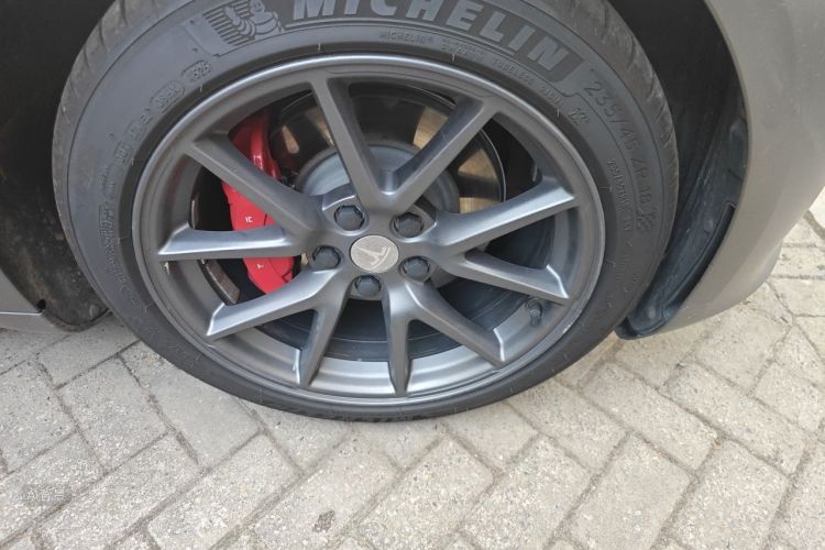 Tesla Model 3 2023 car image #9