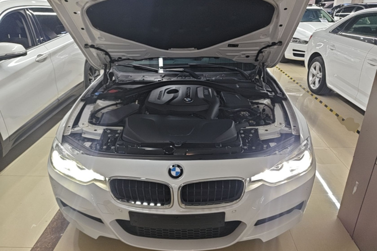 BMW 3 Series 2018 #20 BMW 3 Series 2018 car image #20