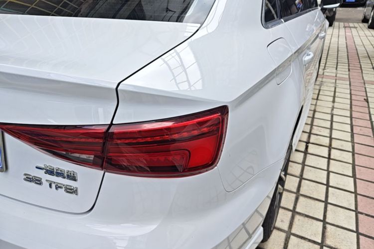 Audi A3 2018 immagine di auto #8