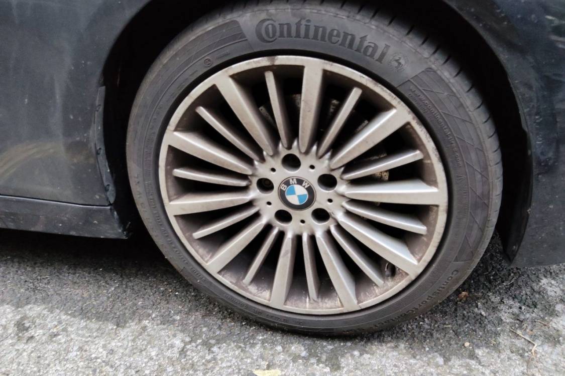 BMW 3 Series 2018 car image #9