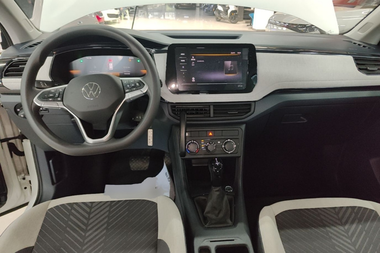 Volkswagen Tharu 2024 car image #10
