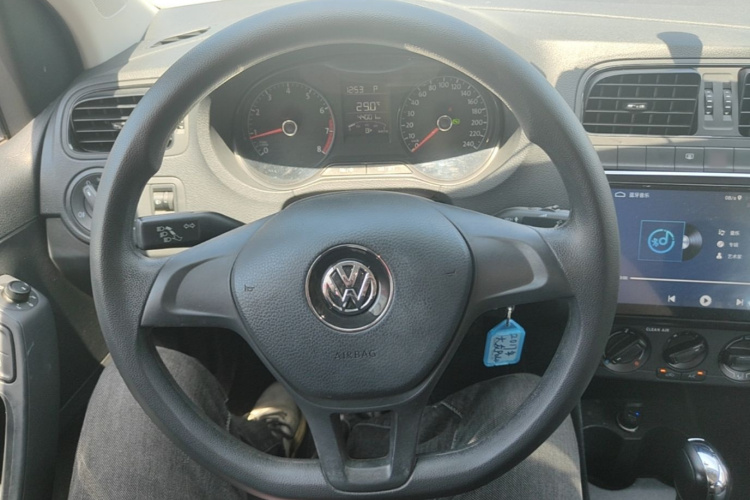 Volkswagen Polo 2017 #11 Volkswagen Polo 2017 car image #11