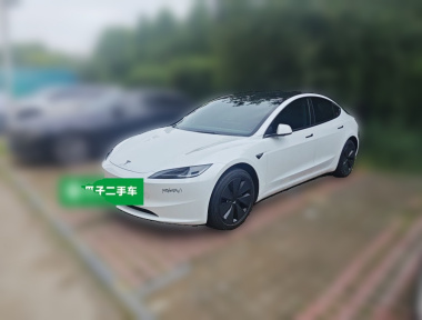 Tesla Model 3 2026 immagine di auto 
