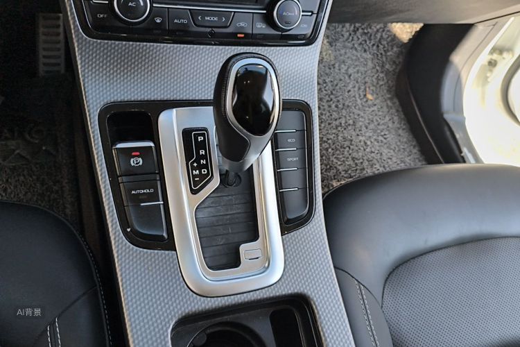 GEELY Emgrand GS 2017 car image #16