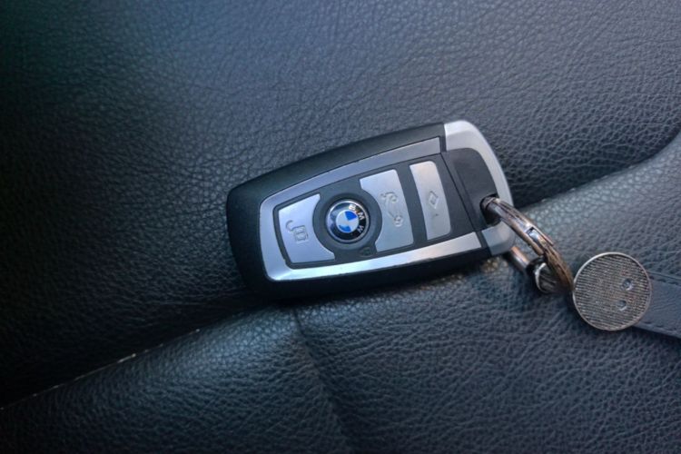 BMW 3 Series 2016 #9 BMW 3 Series 2016 car image #9