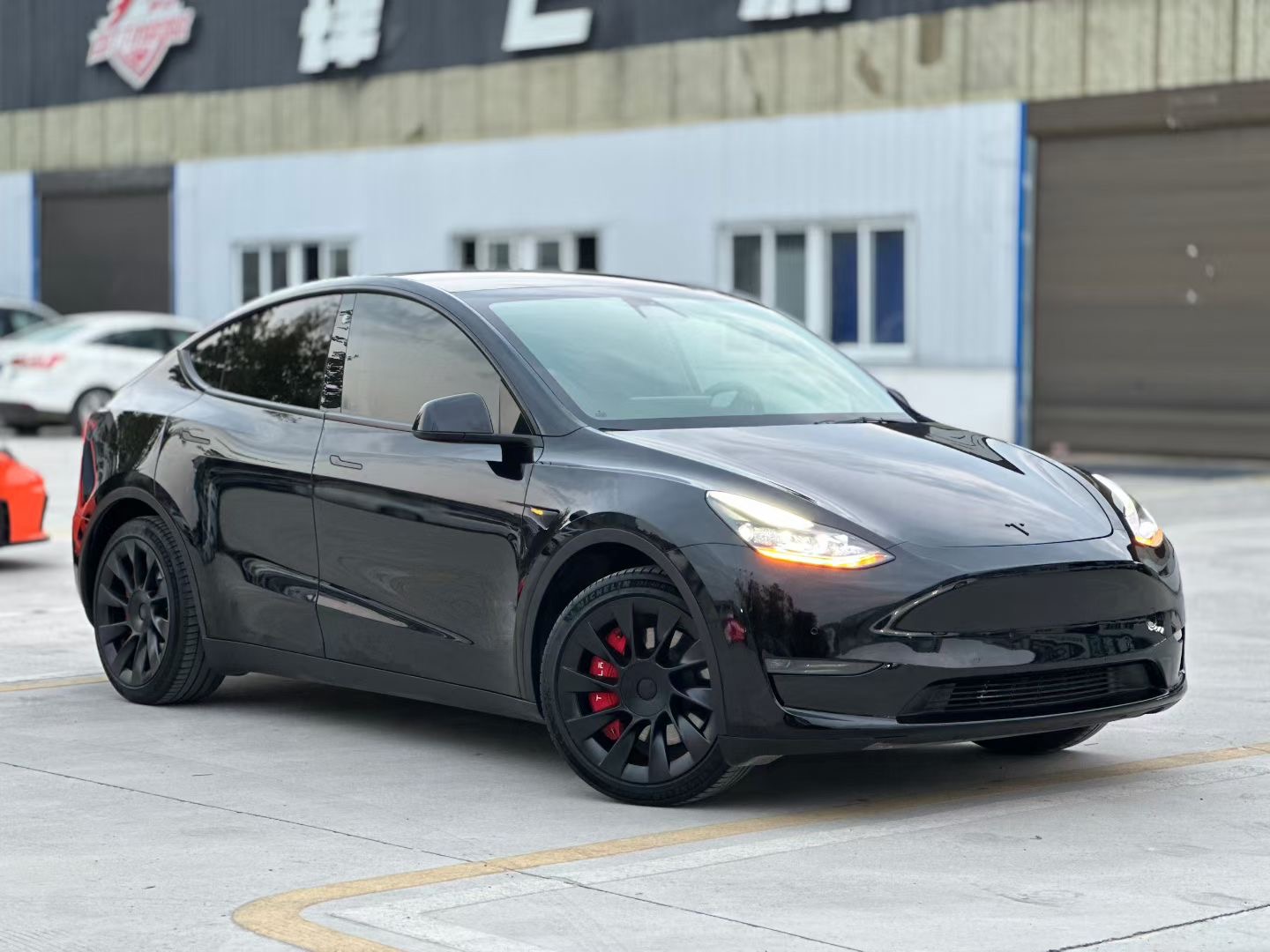 Tesla Model Y 2021 #2 Tesla Model Y 2021 صورة سيارة #2