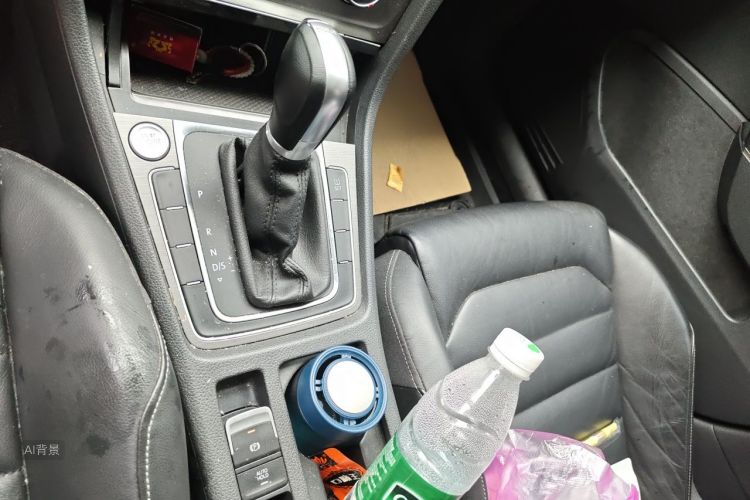 Volkswagen Golf 2015 car image #16