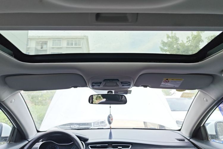 GEELY Emgrand 2021 car image #18