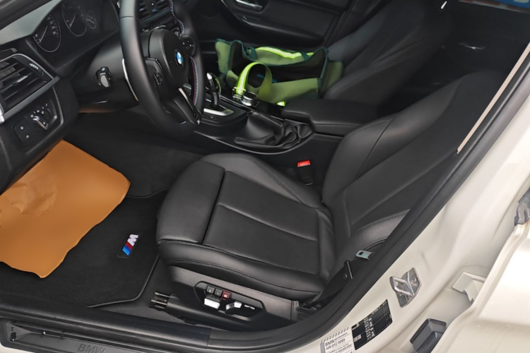 BMW 3 Series 2019 #15 BMW 3 Series 2019 car image #15