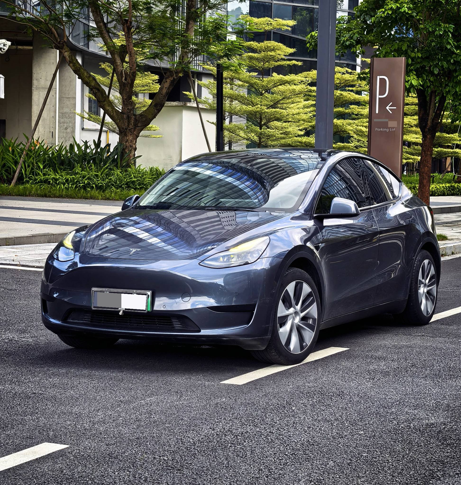 Tesla Model Y 2022 car image 