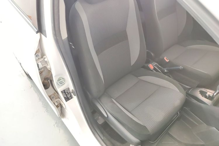Toyota Vios 2023 imagen de coche #24