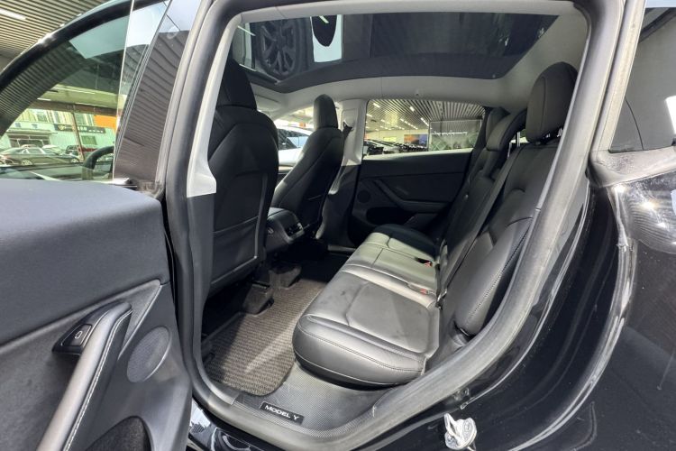 Tesla Model Y 2022 #17 Tesla Model Y 2022 car image #17