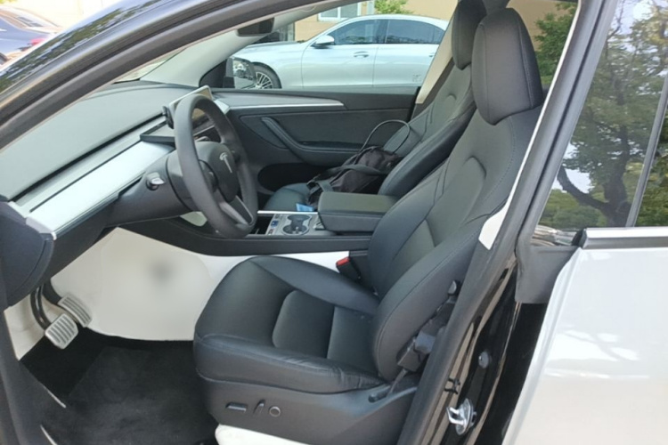 Tesla Model Y 2023 #15 Tesla Model Y 2023 car image #15