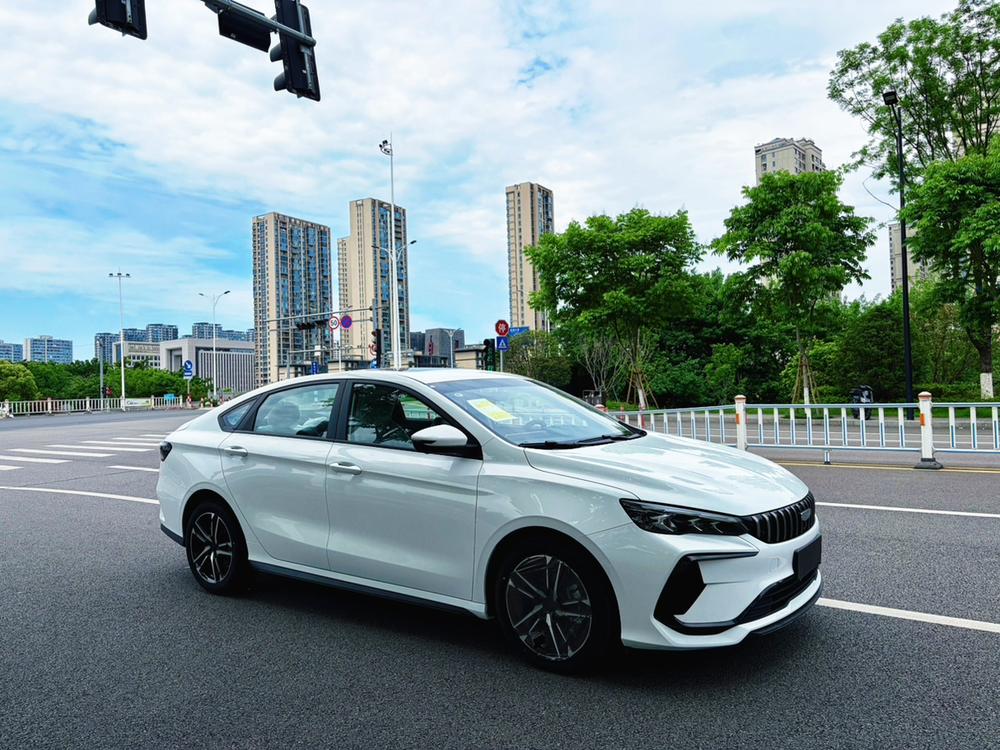 GEELY Binray 2026 #3 GEELY Binray 2026 car image #3