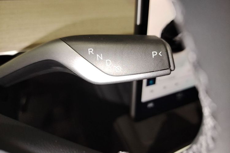 Tesla Model Y 2023 #14 Tesla Model Y 2023 car image #14