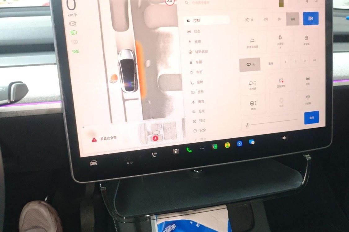Tesla Model Y 2024 #28 Tesla Model Y 2024 car image #28