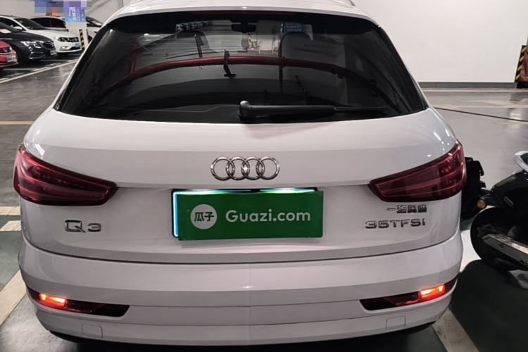 Audi Q3 2017 car image #6