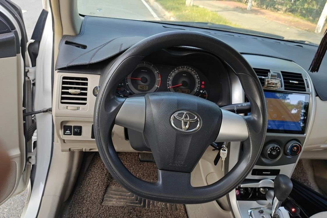 Toyota Corolla 2013 #22 Toyota Corolla 2013 car image #22