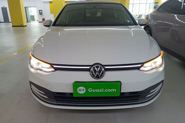 Volkswagen Golf 2021 car image #3