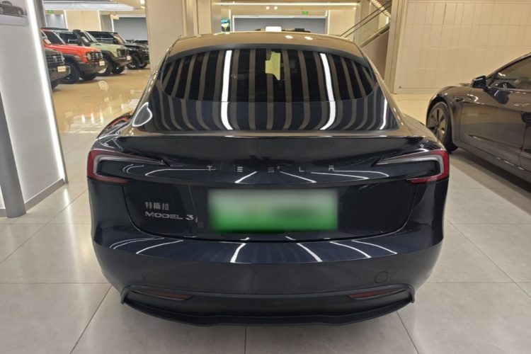 Tesla Model 3 2024 car image #4