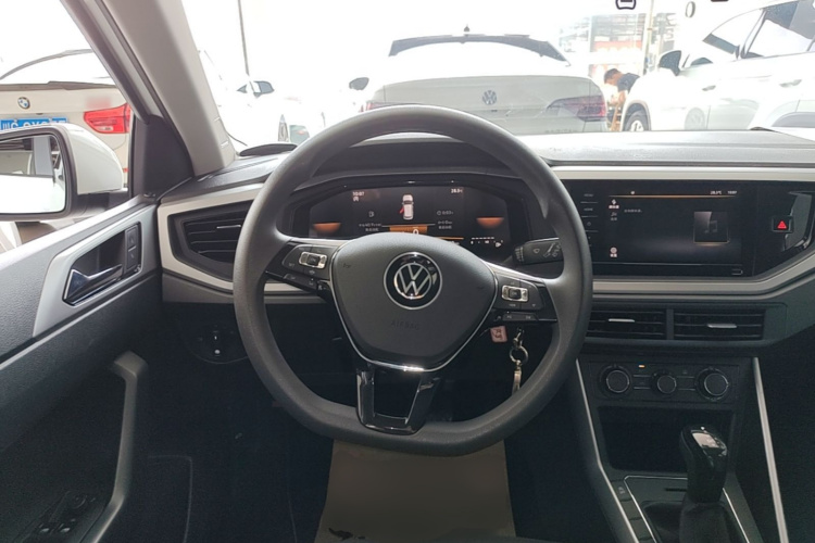 Volkswagen Polo 2023 car image #11