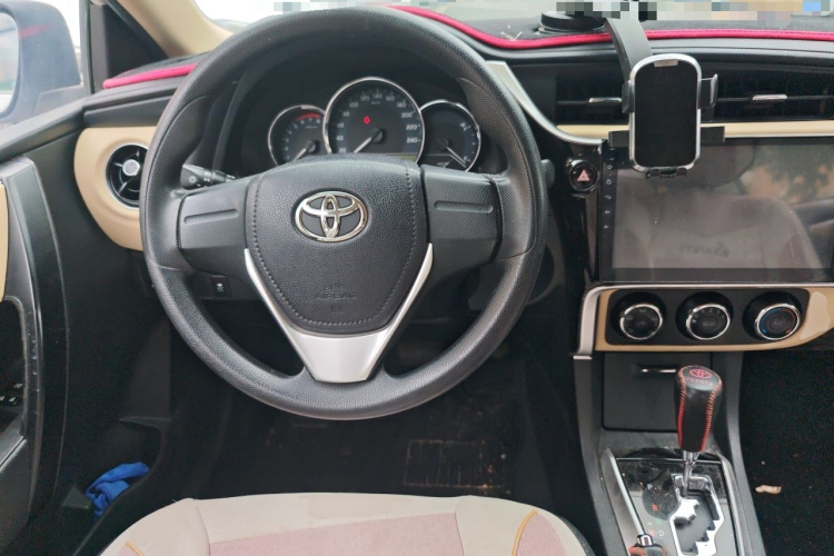 Toyota Corolla 2018 car image #11