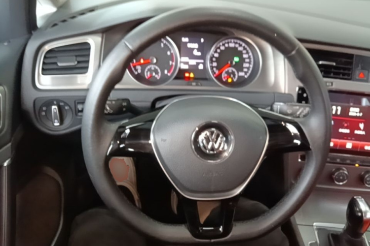 Volkswagen Golf 2016 car image #15