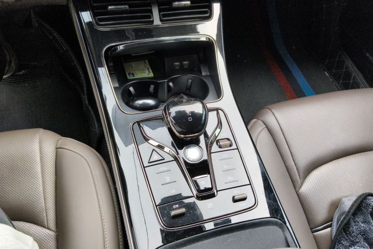 BYD Han 2021 car image #18