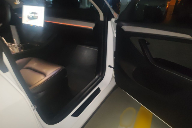 Tesla Model Y 2024 #25 Tesla Model Y 2024 car image #25
