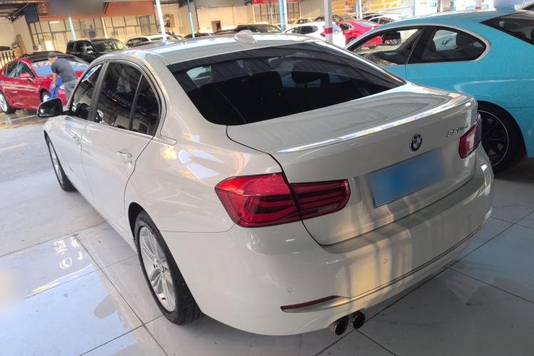 BMW 3 Series 2017 #5 BMW 3 Series 2017 car image #5