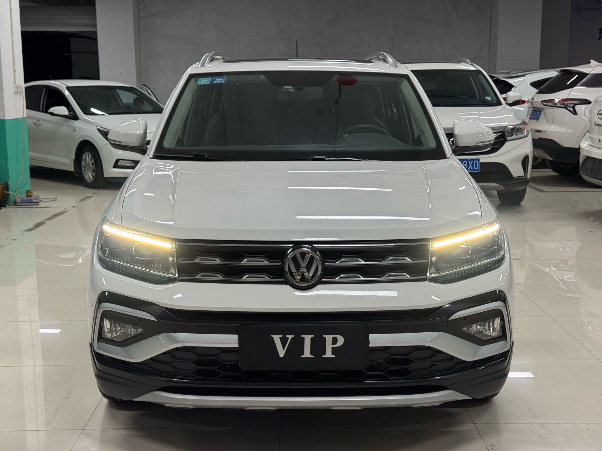 Volkswagen T-Cross 2020 car image #2