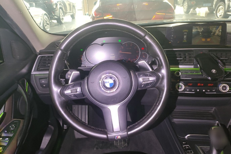 BMW 3 Series 2018 #15 BMW 3 Series 2018 car image #15
