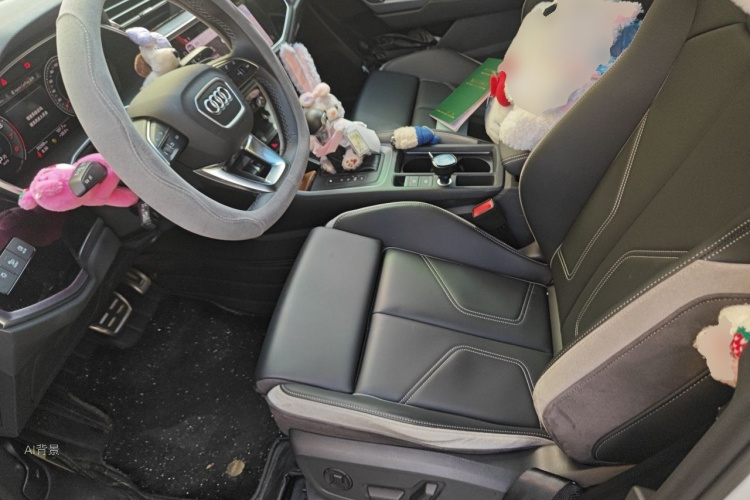 Audi Q3 2023 car image #17