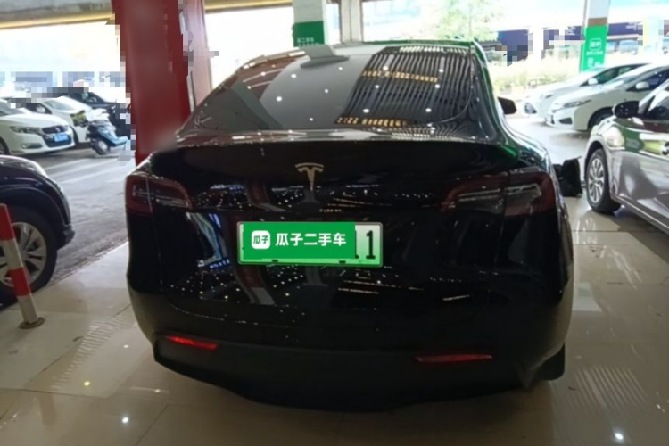 Tesla Model Y 2023 car image #4