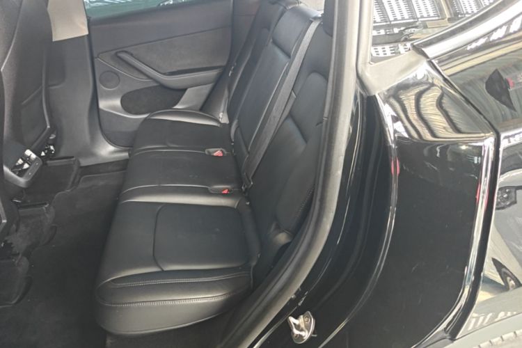 Tesla Model Y 2022 #17 Tesla Model Y 2022 car image #17