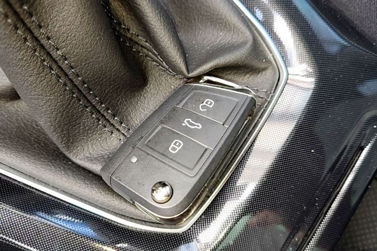 Volkswagen Tharu 2026 car image #9