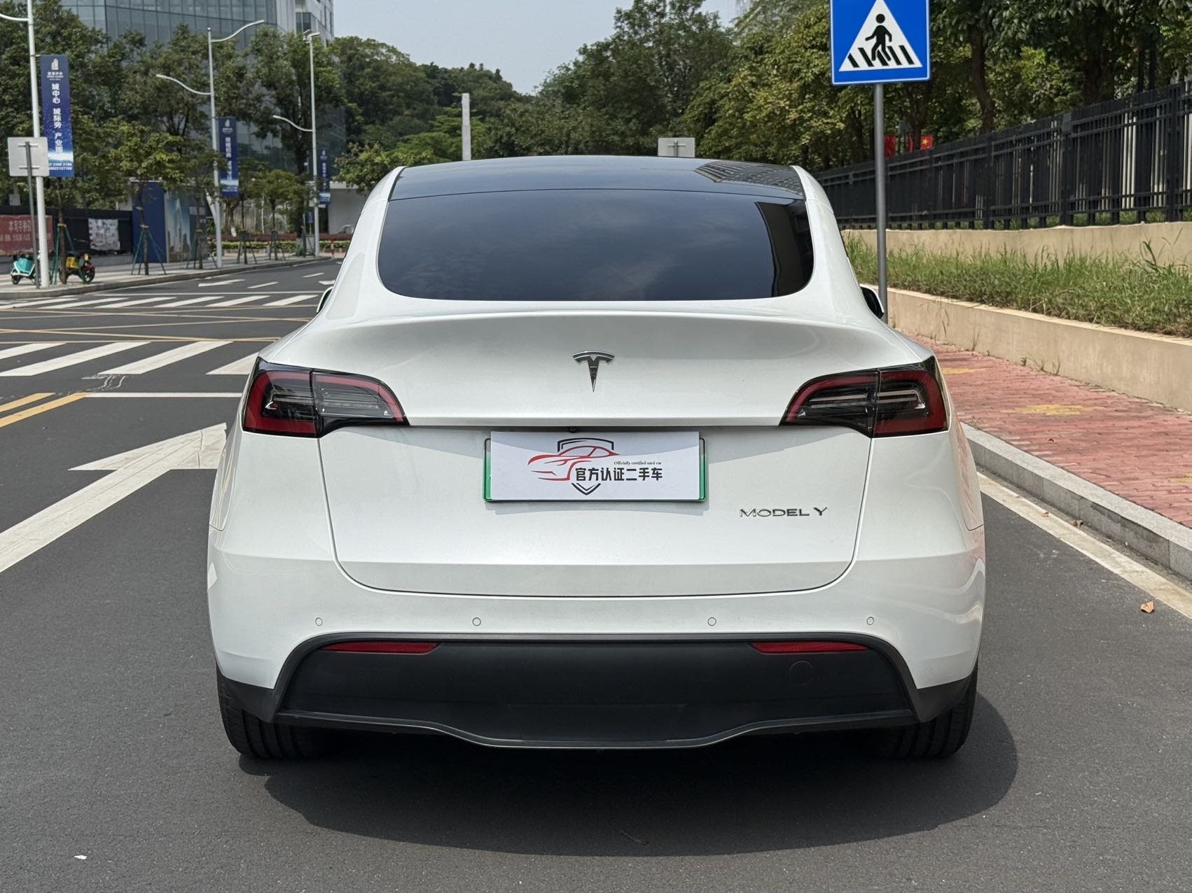 Tesla Model Y 2021 #5 Tesla Model Y 2021 car image #5