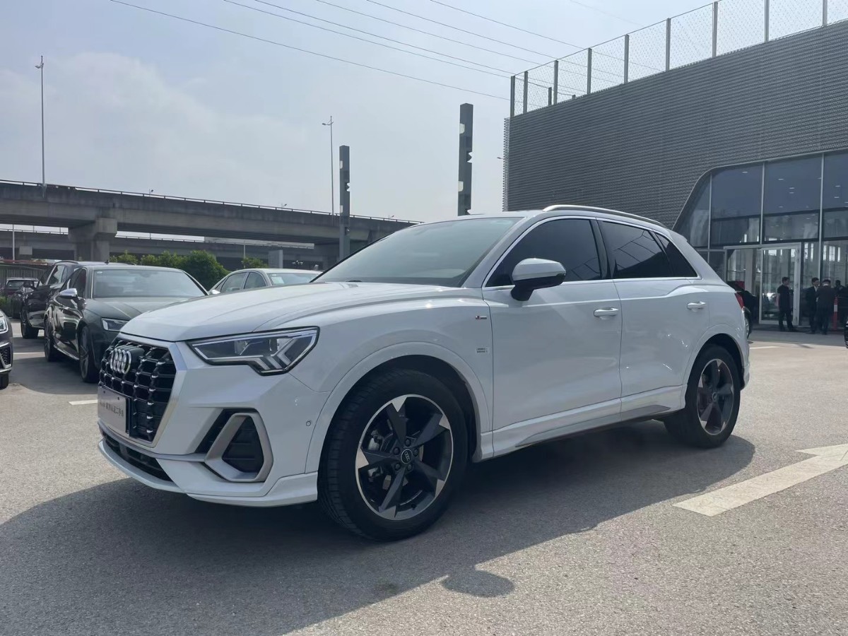 Audi Q3 2023 car image 