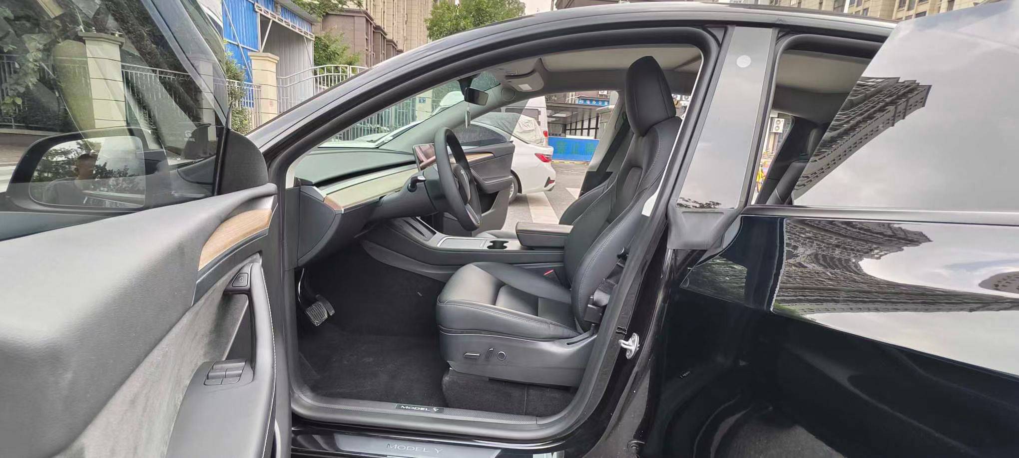 Tesla Model Y 2022 car image #6