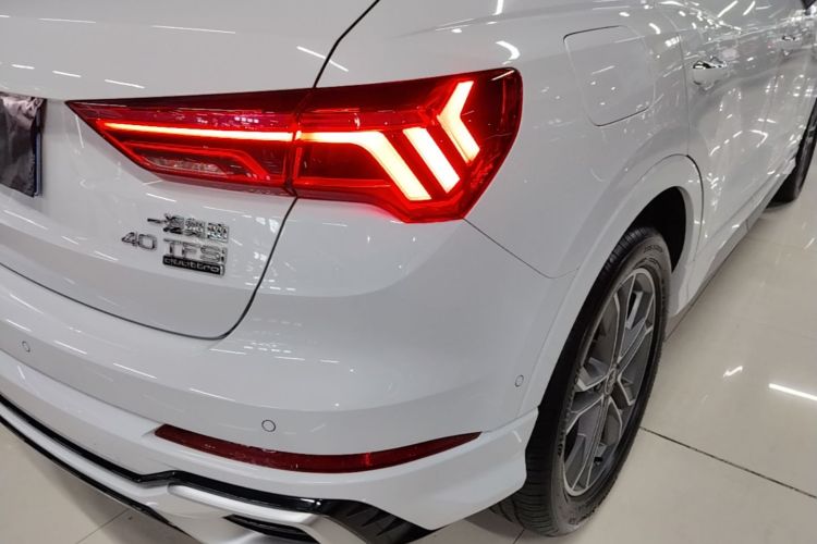 Audi Q3 2024 #8 Audi Q3 2024 car image #8