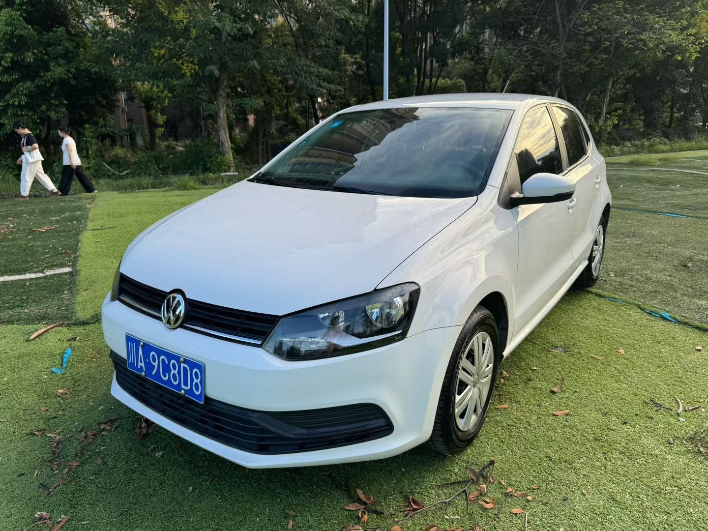 Volkswagen Polo 2015 Volkswagen Polo 2015 car image