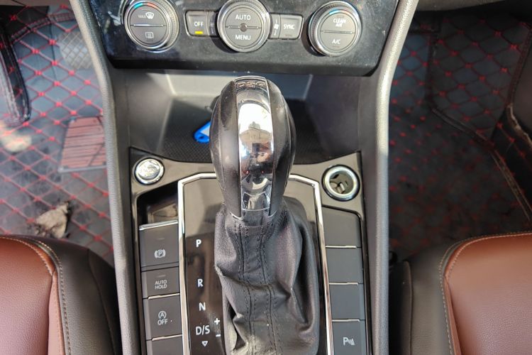 Volkswagen Lavida 2018 car image #18